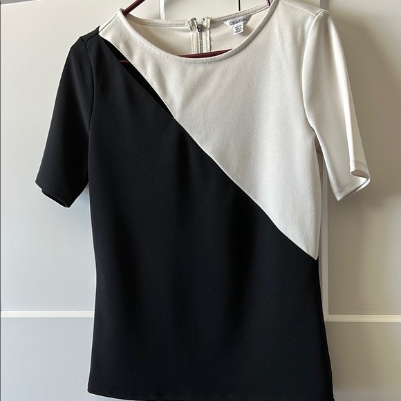 Calvin Klein Cut out Colorblock Top - Picture 1 of 9